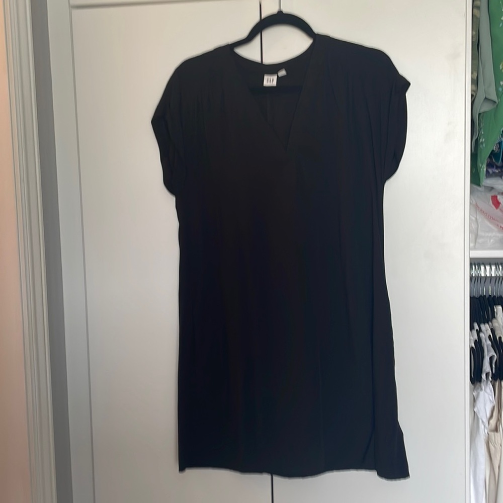 Black gap size small Pull over shirt dress flowy